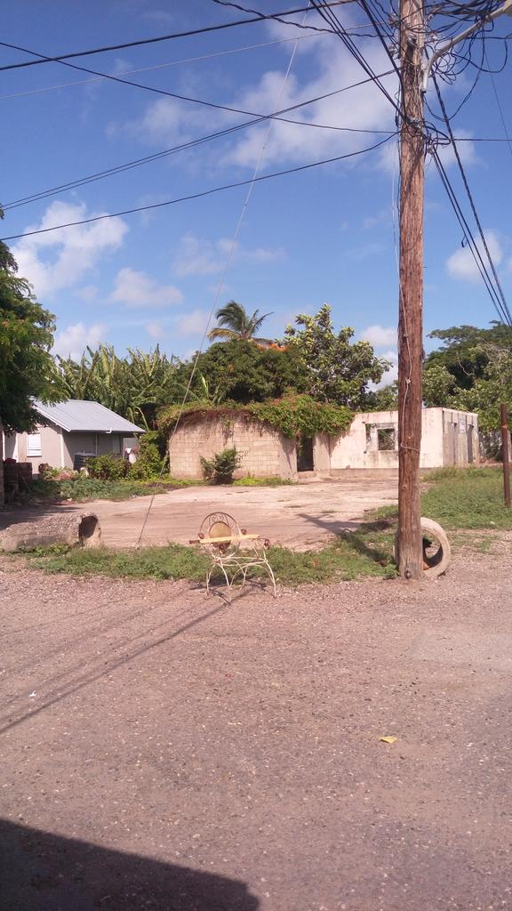 TanishaMill2012's tweet photo. ECC PON DI CAWNA will be on King Street. We are there interacting with parents @tkmsingh @karlenedesland1 @HMEReid @mcdonaldrachael https://t.co/Jvrs4wNbs7