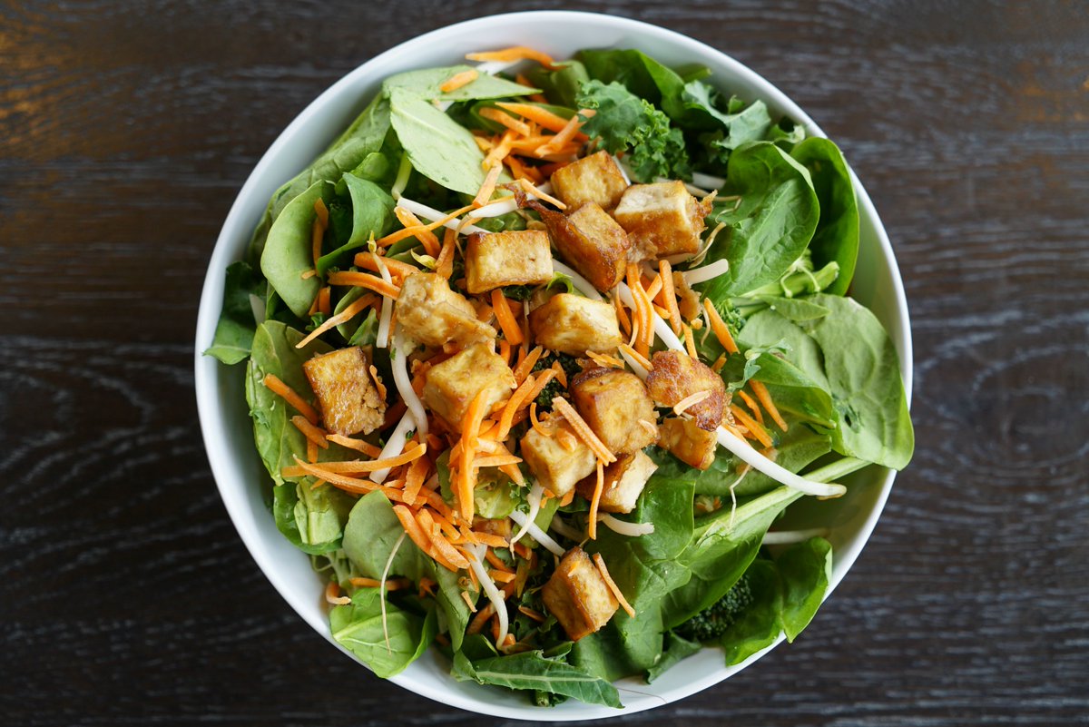 corelifeeatery's tweet photo. No gluten? No problem! Stop in today for one of our delicious gluten-free bowls or build your own! #eatatcore https://t.co/XnDG1x8fzB