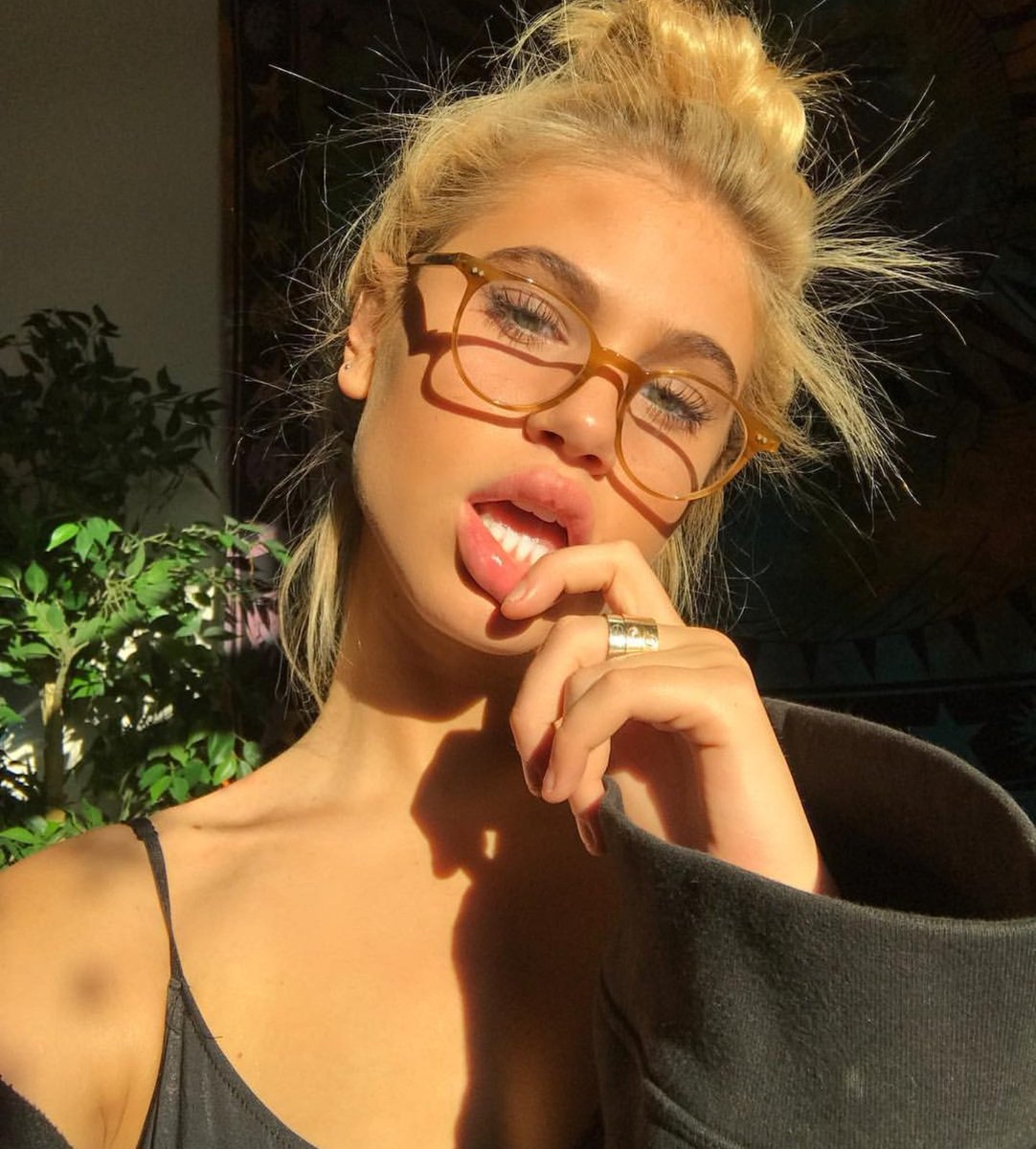 BIANCA2BLONDE's tweet photo. @NEWYORKiNCHQ 🤓 https://t.co/NiCsx4QiFr