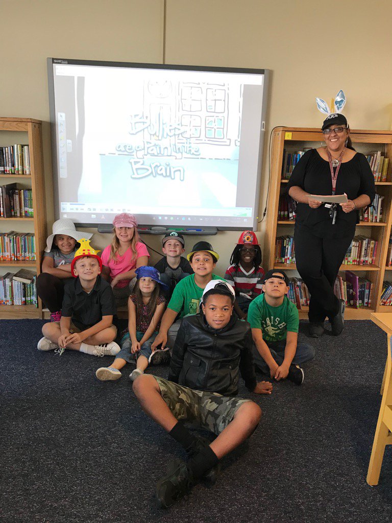 tlmsmedia's tweet photo. FES Counselor Harolyn Harvey with third graders cultivating good character. #RedRibbonWeek #saynotobullying https://t.co/KrweYijKr4