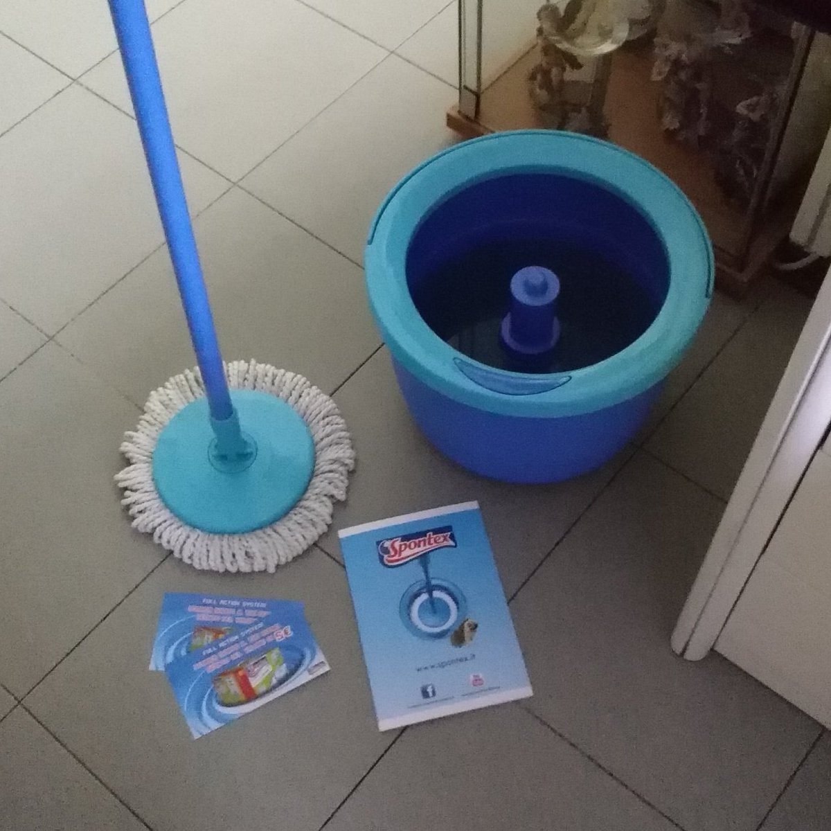 Enza76658597's tweet photo. #fullactionsystem e #theinsidersitalia stregata dal pulito di Spontex senza fatica e senza bagnarsi le mani fantastico. https://t.co/2E2ShFe0zb