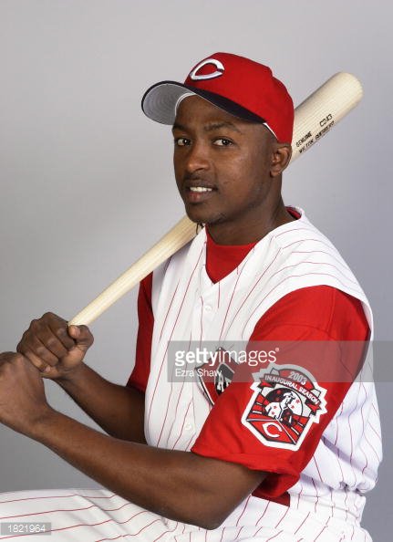 Happy 43rd Birthday today to former infielder / outfielder / pinch-hitter / pinch-runner Wilton Guerrero! 
