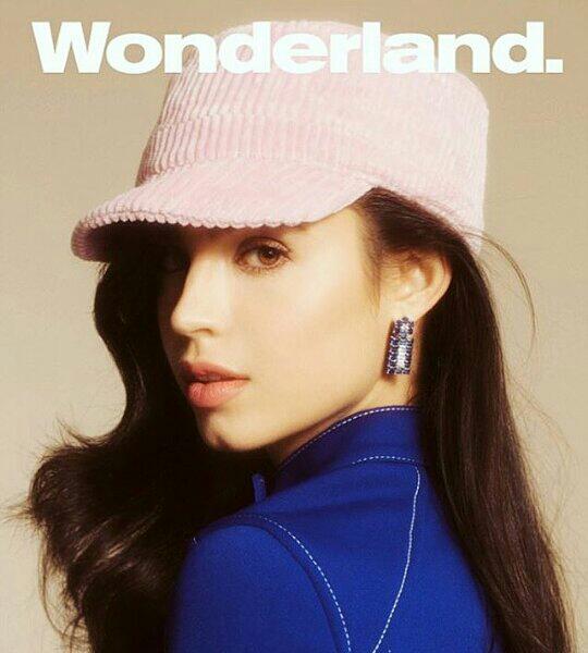 squadscpy's tweet photo. @sofiacarson @selenagomez @zendaya para @wonderland 
Sofia en su historia en su historia de Instagram. 💜💥 https://t.co/JDYkMJeTA0