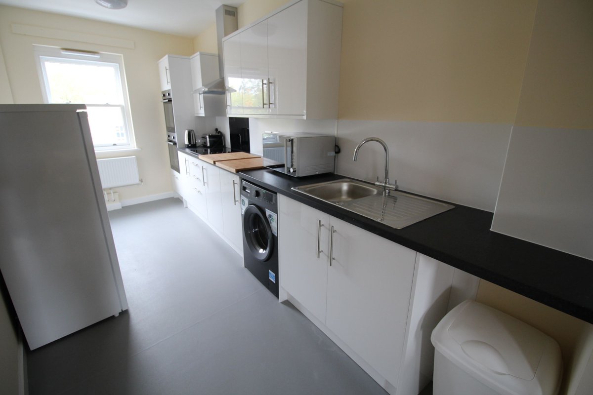 studenthomesnet's tweet photo. **STUDENT PROPERTY MOSS HOUSE**
-15 bedrooms
-en suite &amp; non en suite rooms
-Newly built
-Includes bills

Call 01926 422 077 for viewing! https://t.co/quJp2v91wp