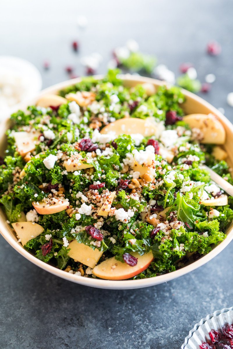 CoachFarm's tweet image. Celebrate #NationalFoodDay by diving into Fall with this quinoa salad made with goat cheese😋 apple-of-my-eye.com/2017/09/18/the…