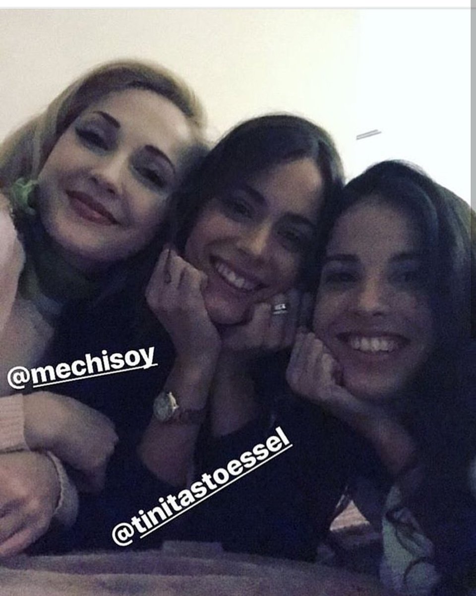 lisa_ana_julia's tweet photo. AWWW💚💚❤❤MI AMORS💚💚❤ TINI WAS WITH MECHI, CANDE,RUGGE AND PANCHO YESTERDAY OR TODAY❤❤❤SOO CUTE♡♡♡♡♡ #MECHINI @Mechilambre @kndmolfese https://t.co/qYpMtqmPjY
