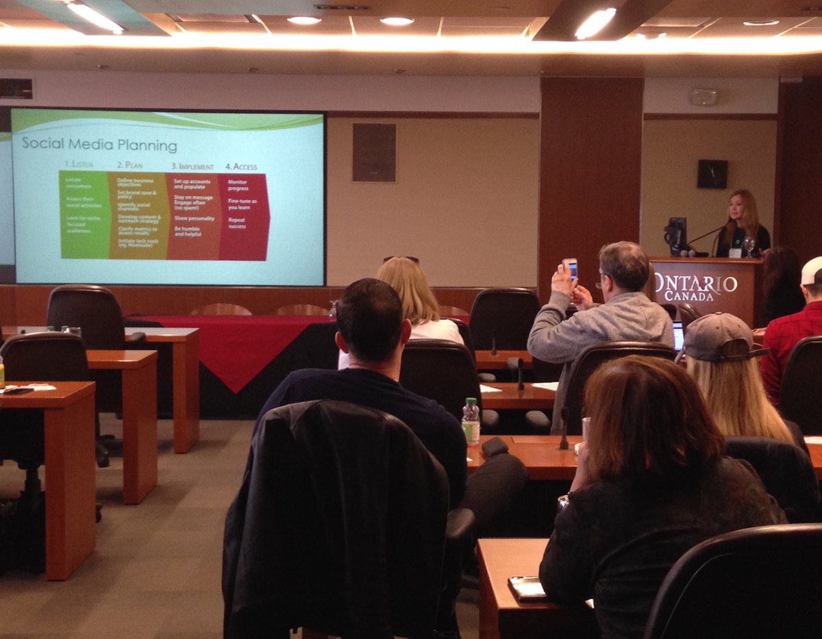 canmuspub's tweet photo. Great social media tips for #musicpublishing companies from @Activ8Inc at #CMPAMusicTech! https://t.co/BjAp4msZGX