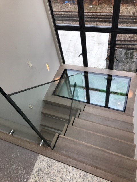 cambsglass's tweet photo. Frameless glass balustrade and walk on floor installed by the team @cambsglass  find out more at https://t.co/UeJtFf1rUt https://t.co/Ue8i8PqbEi