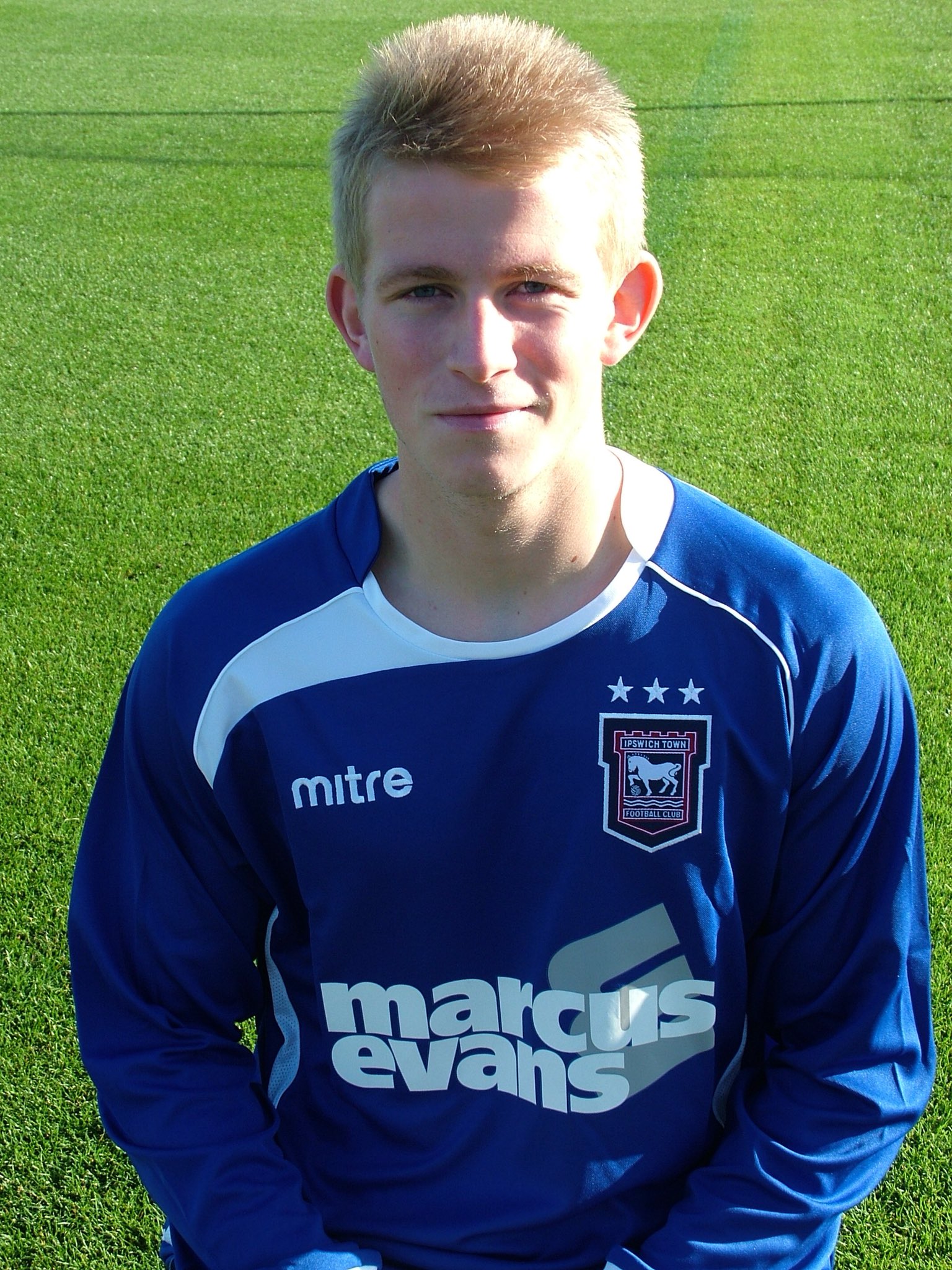 Happy 26th birthday to midfielder, Luke Hyam! 