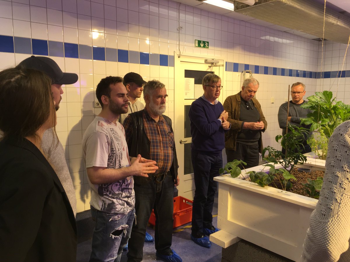 VattenbruksCO's tweet photo. Akvaponi och stadsodling var diskussionen idag! Kul att få besöka #Stadsjord i Göteborg. https://t.co/AFjhtPBYnO