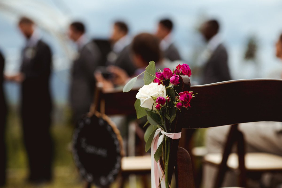 GlowEventCO's tweet photo. @Lovelettersfloral did in... @AmberLPhoto   

#weddingFlowers #bridalbouquet #wedding #ColoradoWedding #ColoradoBride #COwedding #glowEvents https://t.co/GdFNJy3ySb