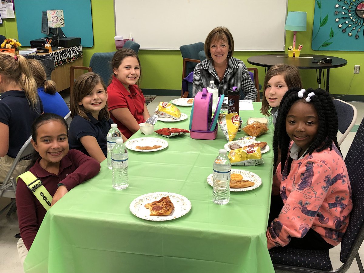 MIchelle BAnack tweet media