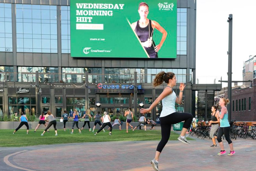 CTFchicago's tweet photo. Set your alarm &amp; get ready to HIIT the @parkatwrigley tomorrow at 7am w/ Trainer Kailee for the last FREE Boot Camp HIIT Class! 📸: @_micaela https://t.co/97G9ouQe02