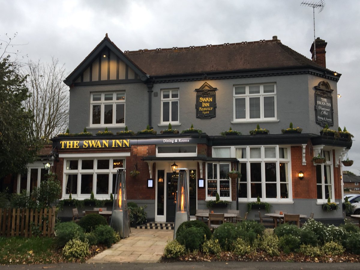 DomChapman's tweet photo. Guest chef tonight @TheSwan_Esher. Cooking with the brilliant @claudebosi. Delicious menu &amp; a full house. #chefs https://t.co/K3Xz6WeThb