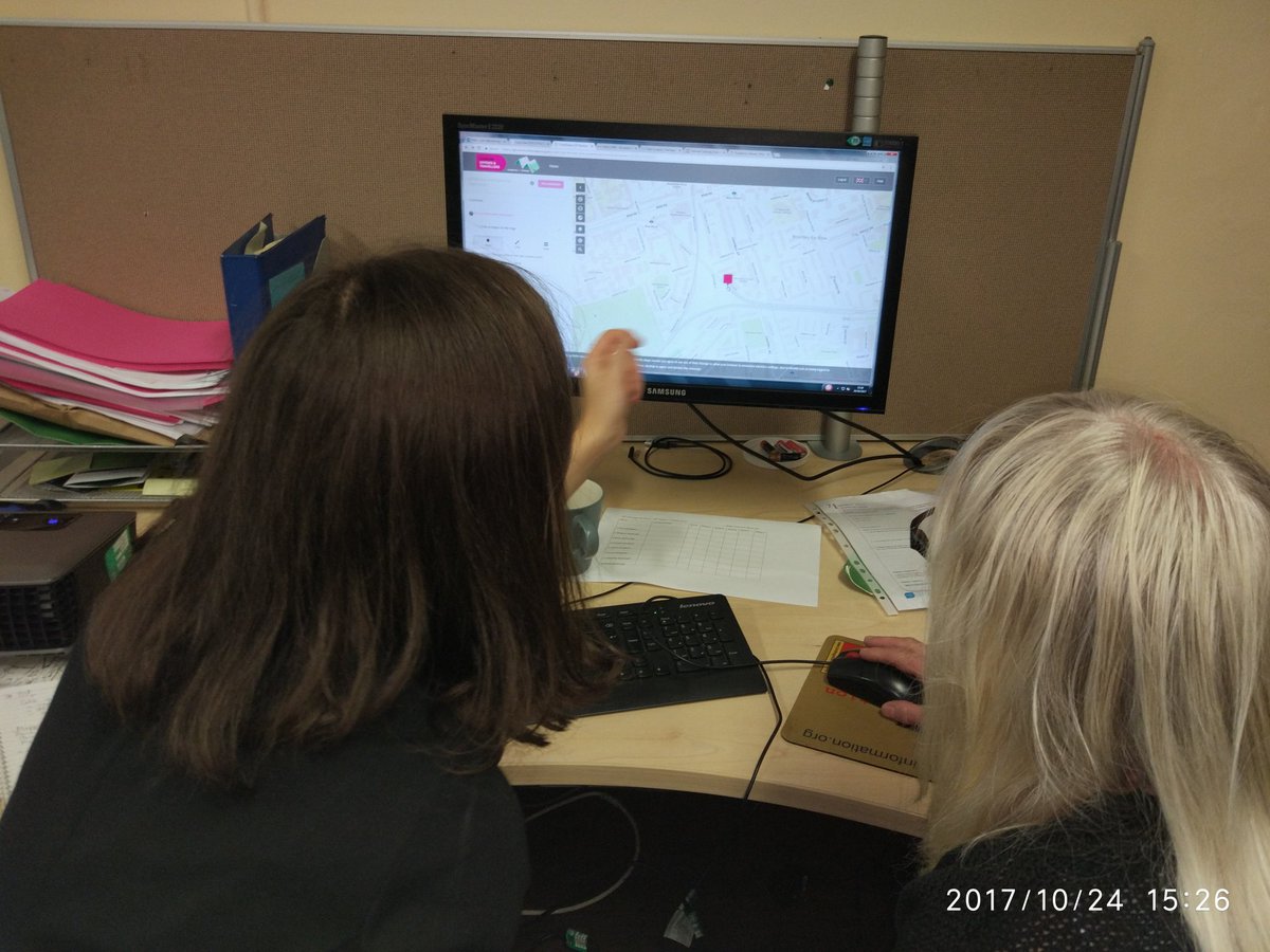 Mapping4Change's tweet photo. First map training session with #LGT community members to develop their @LondonGypsyTrav services map #mappingequality https://t.co/rP0rncPjKQ