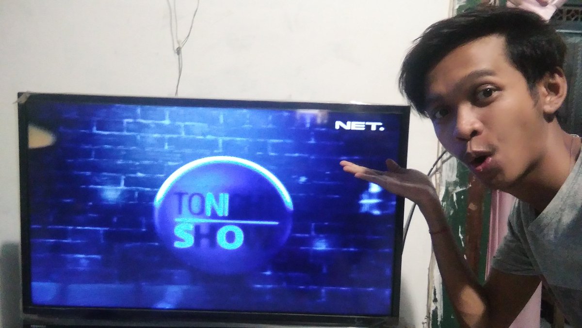 Nemenin insomnia mending nonton <a href="/TonightShow_NET/">Tonight Show NET.</a> acara berkualitas &amp; menghibur <a href="/netmediatama/">Netmedia</a> #WaktunyaKitaNontonNET