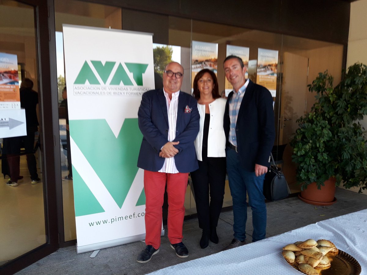 DorisASCAV's tweet photo. .@asociacionascav agradece a @PIMEEF y @otramallorca la invitación al #IIICongresoIbiza y les felicita por el éxito rotundo!! https://t.co/WCBb3J4sYz