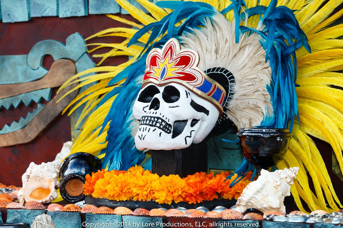 loremediaandart's tweet photo. We just hit 800 followers on Facebook! Join us as we get ready to celebrate Dia de los Muertos. https://t.co/rM1sKve9mi https://t.co/yMJH9tbNlO