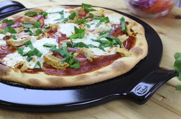 NewGenReps's tweet photo. Pizza anyone? Make your best creations with #EmileHenry pizza stones! #brandswerep #newgenreps https://t.co/JZfIQuQHfH