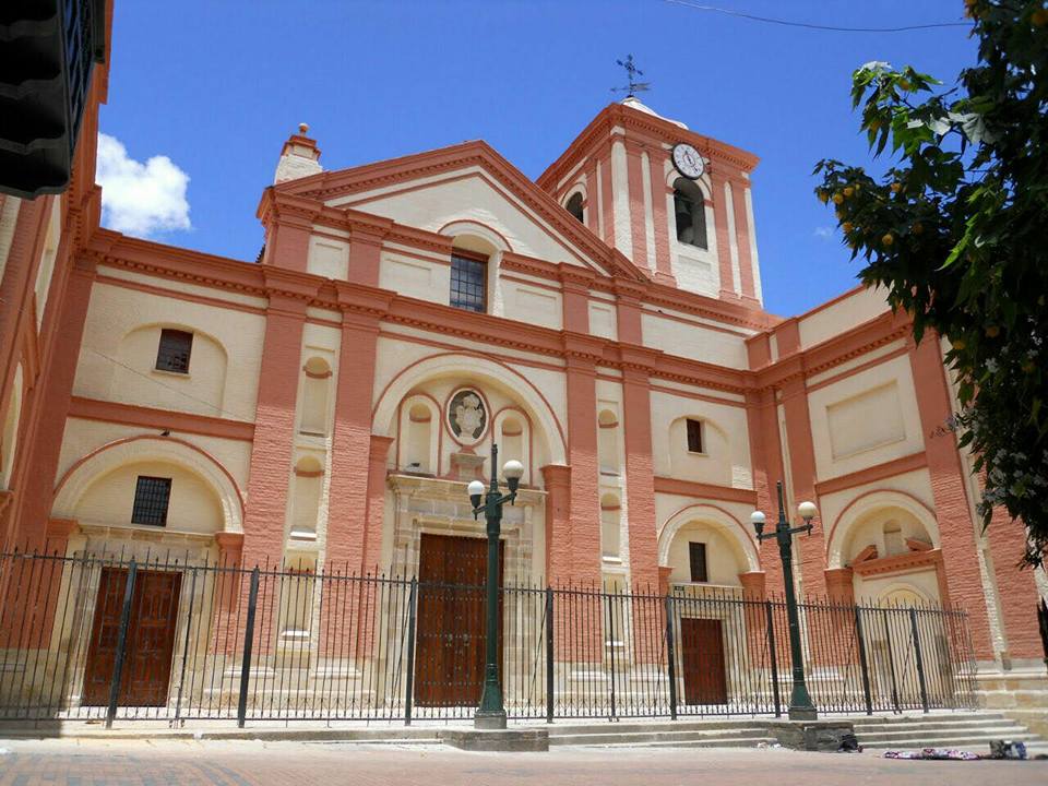 Bogota's tweet photo. Después de 14 años, la Iglesia de San Ignacio reabre sus puertas. Invitamos a todos  a conocer esta joya arquitectónica de la Bogotá https://t.co/NZ3V8JsNBh