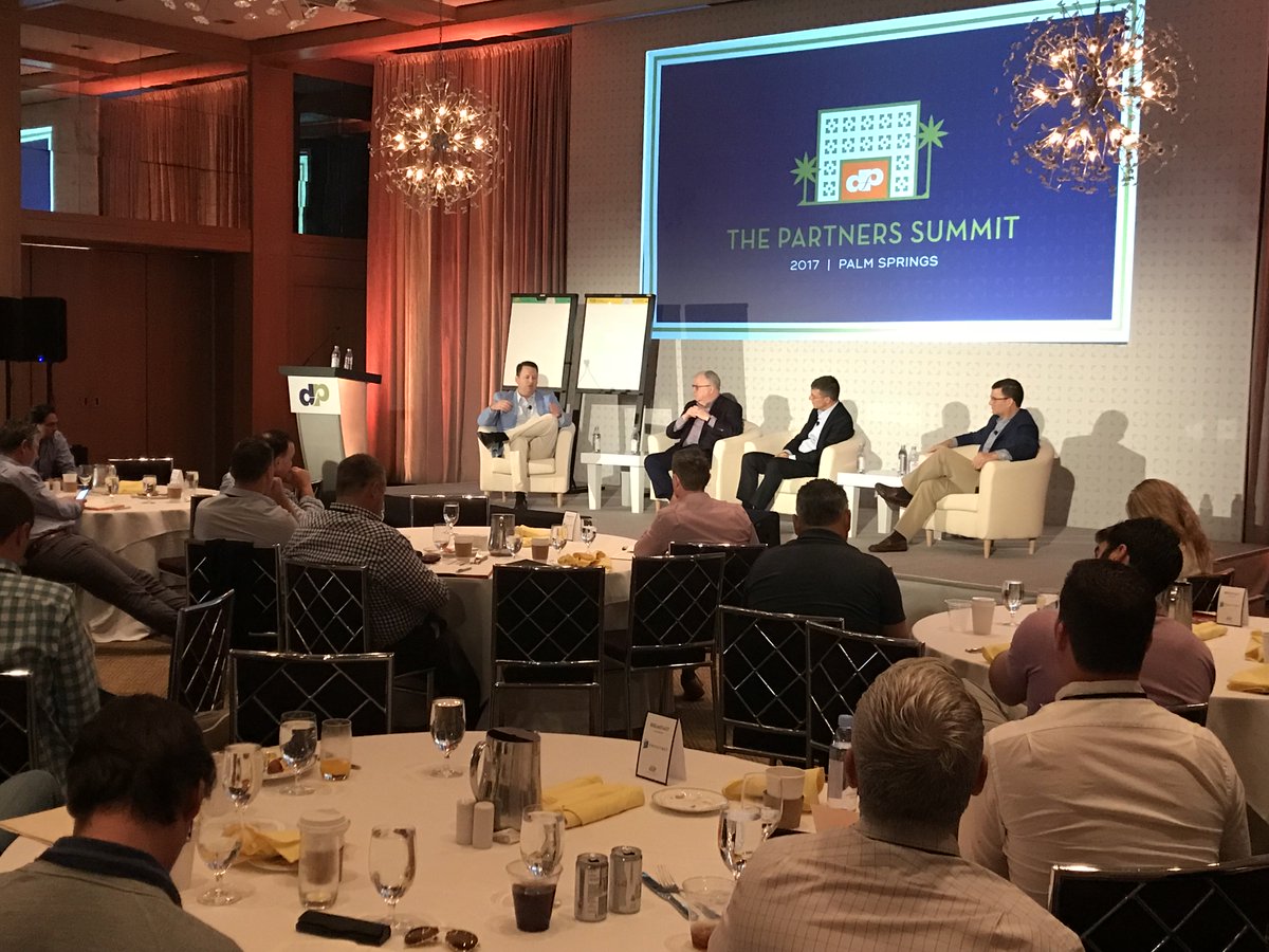 DynastyFP's tweet photo. Great perspectives on opportunities in technology from @jonbeattyCS , David Canter @Fidelity4BD_RIA, @MarkTibergien, & Shirl! #dfpsummit https://t.co/zqibIui9eB