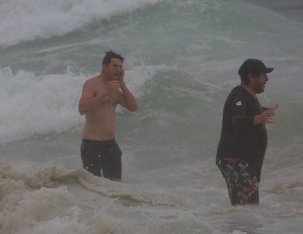 Great to be in Rio swimming in ocean with <a href="/JRart/">JR</a> and <a href="/aplusk/">ashton kutcher</a>!