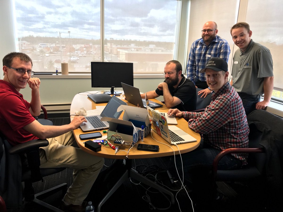 Blue_Spurs's tweet photo. Our teams are off to work. #Hack2017 https://t.co/FsNDDvoIse