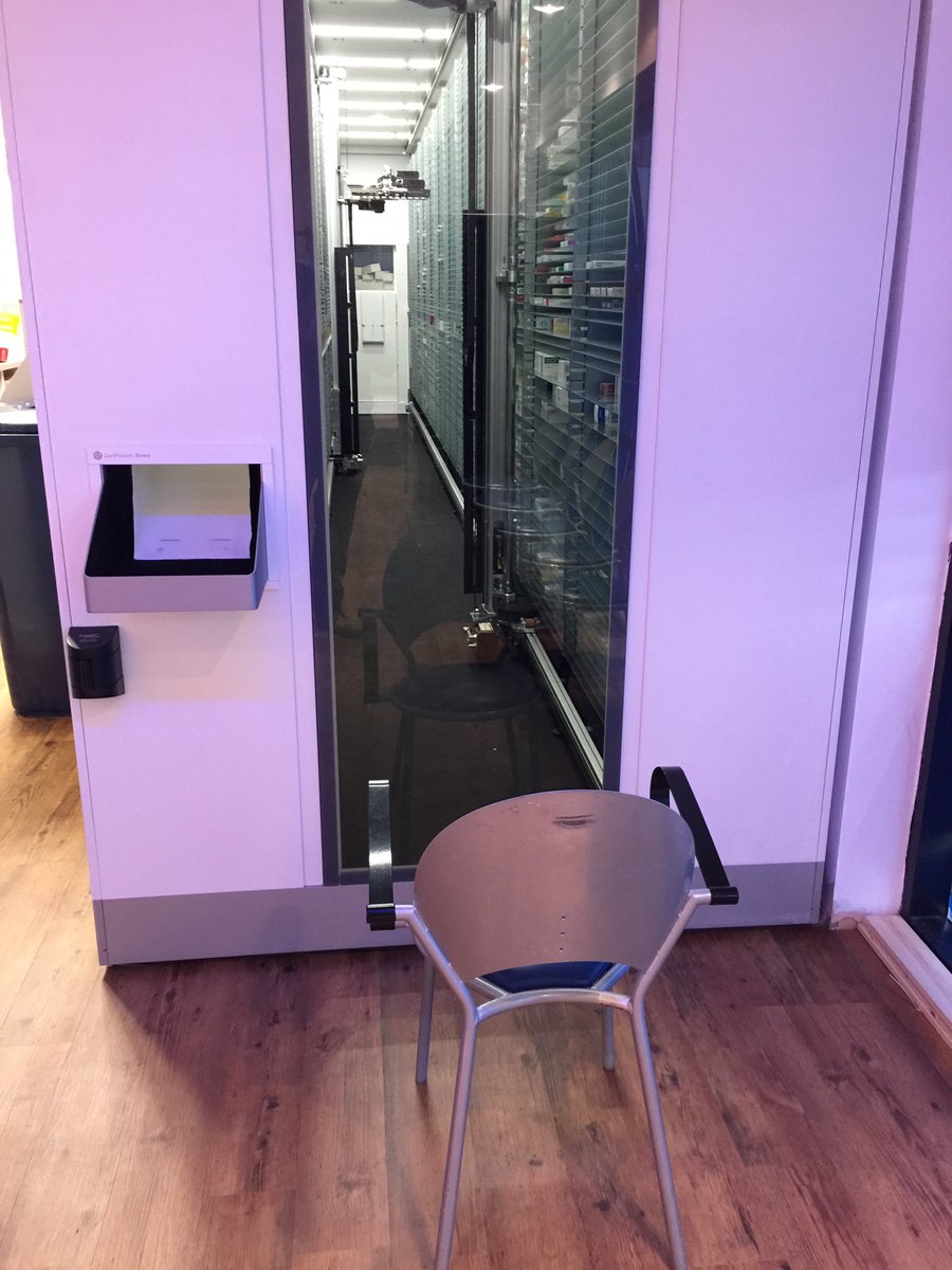 OBPharmGroup's tweet photo. One of our younger customers kept themselves entertained. Werenโt waiting for long though!#efficientandsafe https://t.co/g2XT6JMkTU
