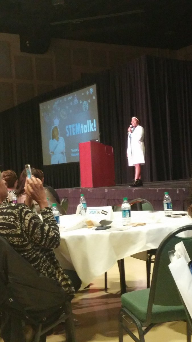 alanadavis1233's tweet photo. #STEMTalk2017 winners giving teachers inspiration today #STEAMforLife #Imnotaprincess #Imascientist https://t.co/Dsm46eAz57