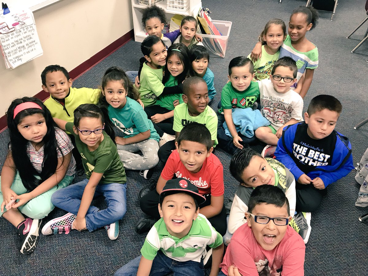 Mims_RPE's tweet photo. We love Red Ribbon week! #DrugFreeTreeFrogs #TreeFrogsTuesday @AshleyESmith5 @HumbleISD_RPE @Counselor_RPE https://t.co/yU0lDRX2qO