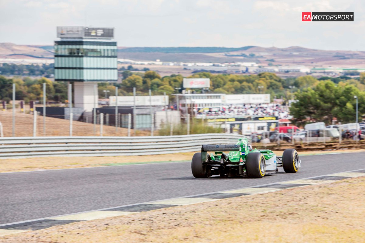 Klaas Swart bate el récord de vuelta rápida en el <a href="/Circuito_Jarama/">Circuito de Madrid Jarama - RACE</a> eamotorsport.com/2017/10/24/nue…

#EAMotorsport
#EspíritudelJarama
#JaguarR5