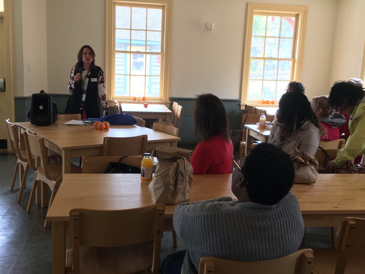 FarmFoodCareON's tweet photo. Stacey Ash from @OntarioPork talks at lunch to Registered Dietitians about pork production in Ontario. #ffc17 https://t.co/Yko9bBmolT