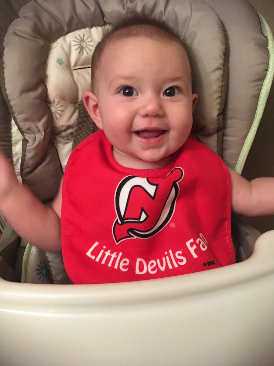 streamernizzy's tweet photo. @NJDevils Celebrating her 6 month old birthday and 6 wins for the Devils already! GO DEVILS! 😈 https://t.co/yNzRovTWI7
