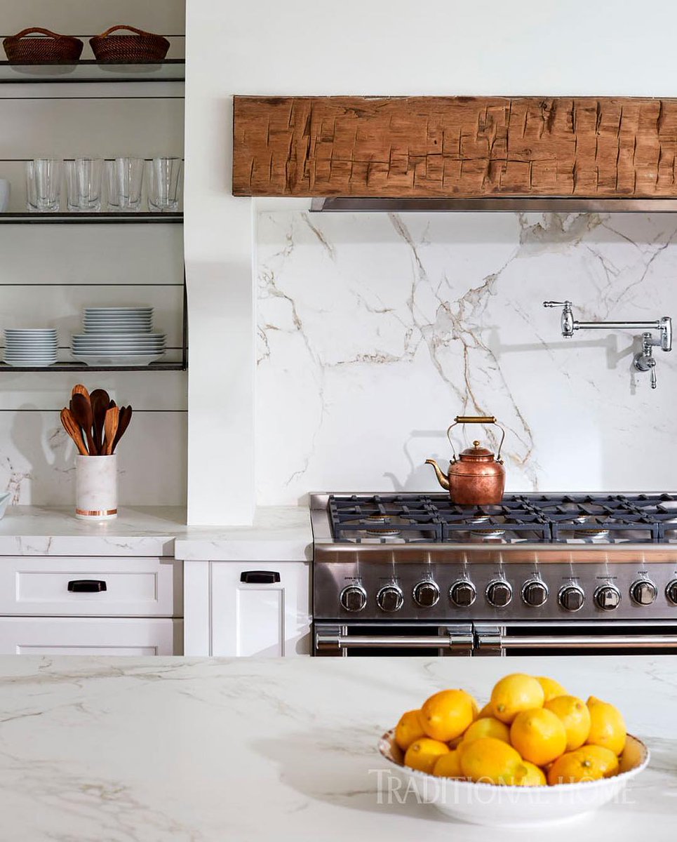 Our favorite Napa kitchen with our all time favorite hood and range.
Credit: @marieflaniganinteriors
Traditional Home