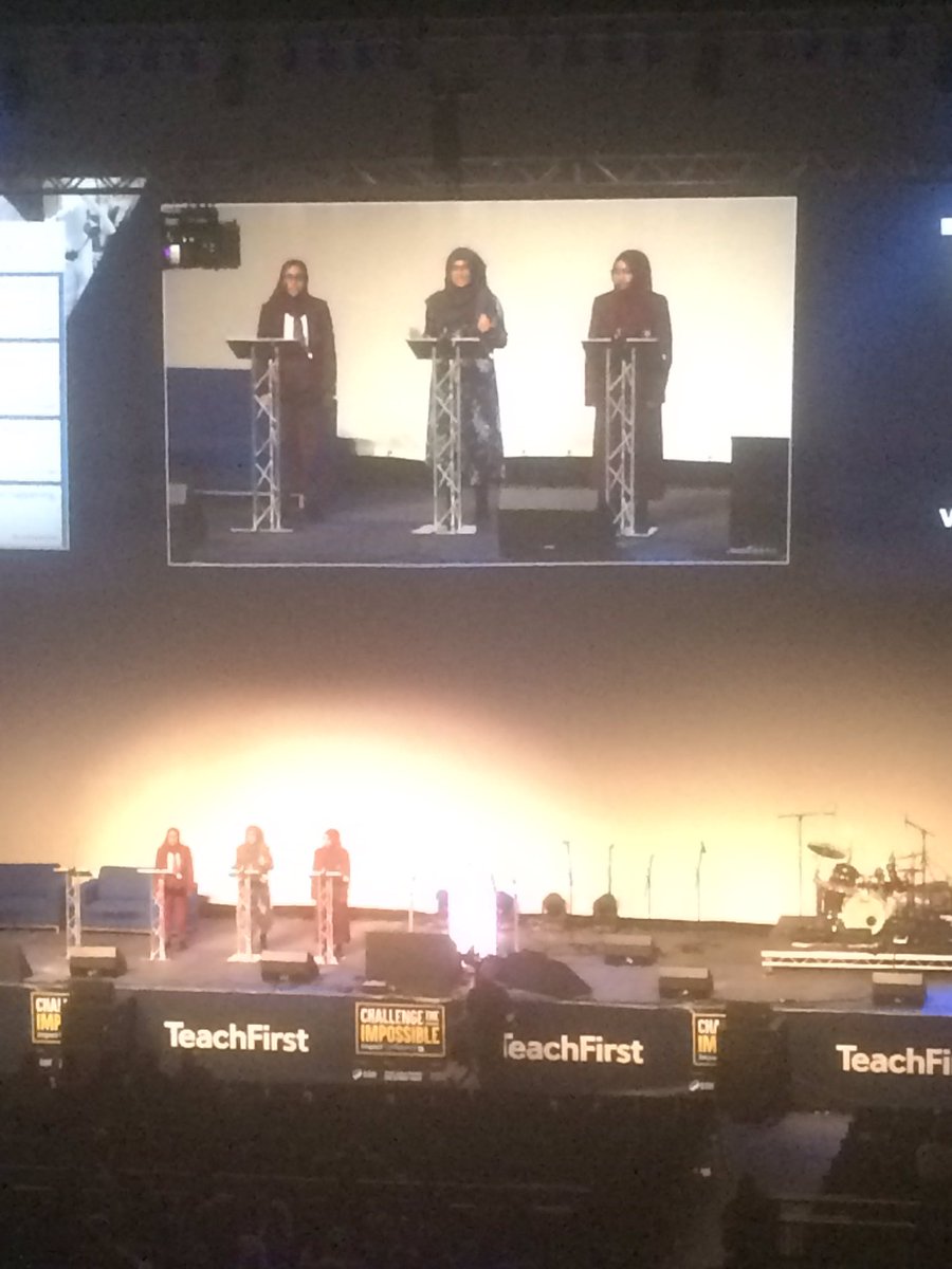 LoicMnzs's tweet image. "I will have my portrait hung in the halls"
&amp;gt;&amp;gt; these girls &amp;amp; their spoken word were awesome #TfChallenge