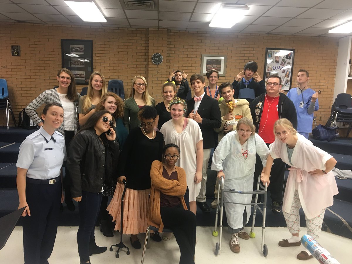 HuntChorus's tweet photo. Nothing like Generation Day with #HuntChorus #MojoUKnow https://t.co/rbEXb7DyHs