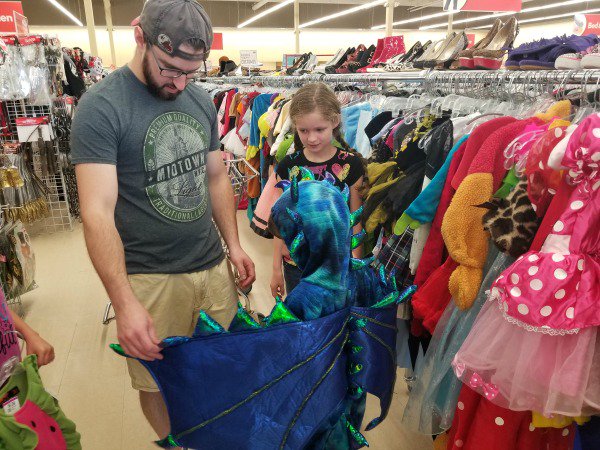 UpliftingMayhem's tweet photo. Creative and affordable costumes! 🎃 My kind of store! This is why @SaversVillage is Halloween Headquarters! https://t.co/VpIIlvR3IP https://t.co/KDM5ohlqUH