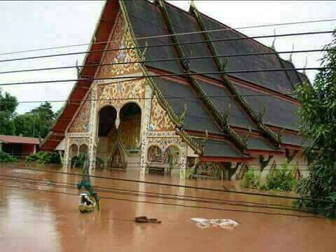 am_i_i_am_'s tweet photo. เห็นกันกับตา พญานาคโผล่หัวขึ้นมาจากน้ำหน้าวัด !!!!!!

เป็นบุญตาจริงๆ สาธุๆๆๆๆ https://t.co/VSVeuiaiMZ