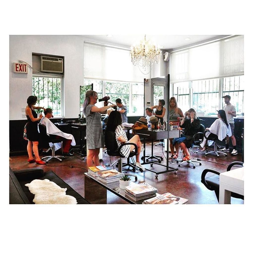 HairNerds04's tweet photo. neighborhood salon #hairnerds #deluxewilliamsburg #instagood #instahair https://t.co/SsebRRhSTv