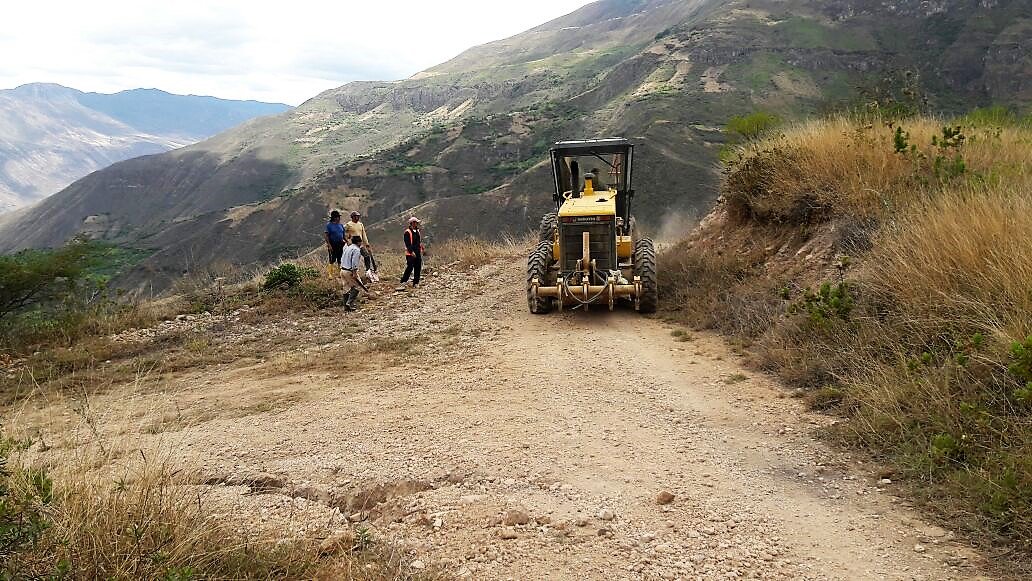 #VIALIDAD | 🚨 Realizamos mantenimiento emergente de las vías del sector 🚧 #LaPapaya

📌 Parroquia #Tenta  #SARAGURO

#CaminoAlProgreso