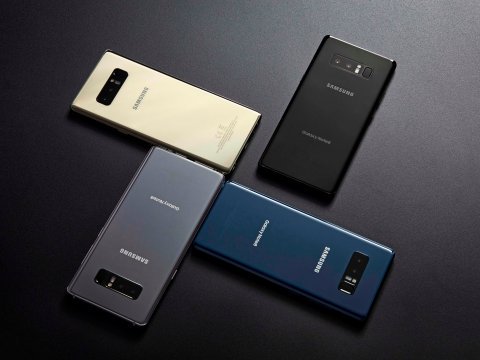 b_mobile_d's tweet photo. Samsung give 200 Note 8 as gift to 200 airplane passenger!
#Samsung #note8  https://t.co/05DeGNFljp https://t.co/2jzRK2MnEo