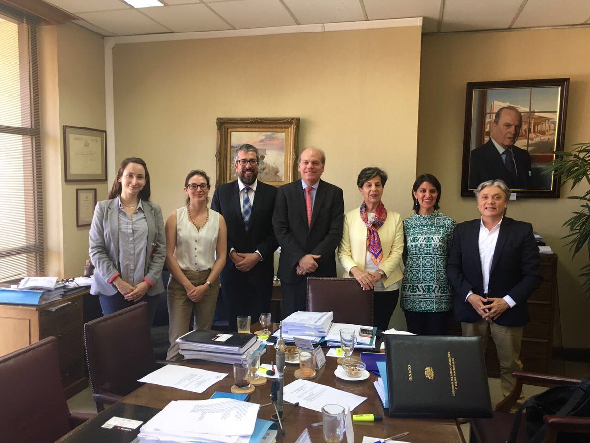 nativalegal's tweet photo. Comisión MA Senado despacha PL Servicio de BD y AP! Reconocimiento especial a los senadores @iallendebussi @patriciowalker @ivanmoreirab https://t.co/pl54buQGnK