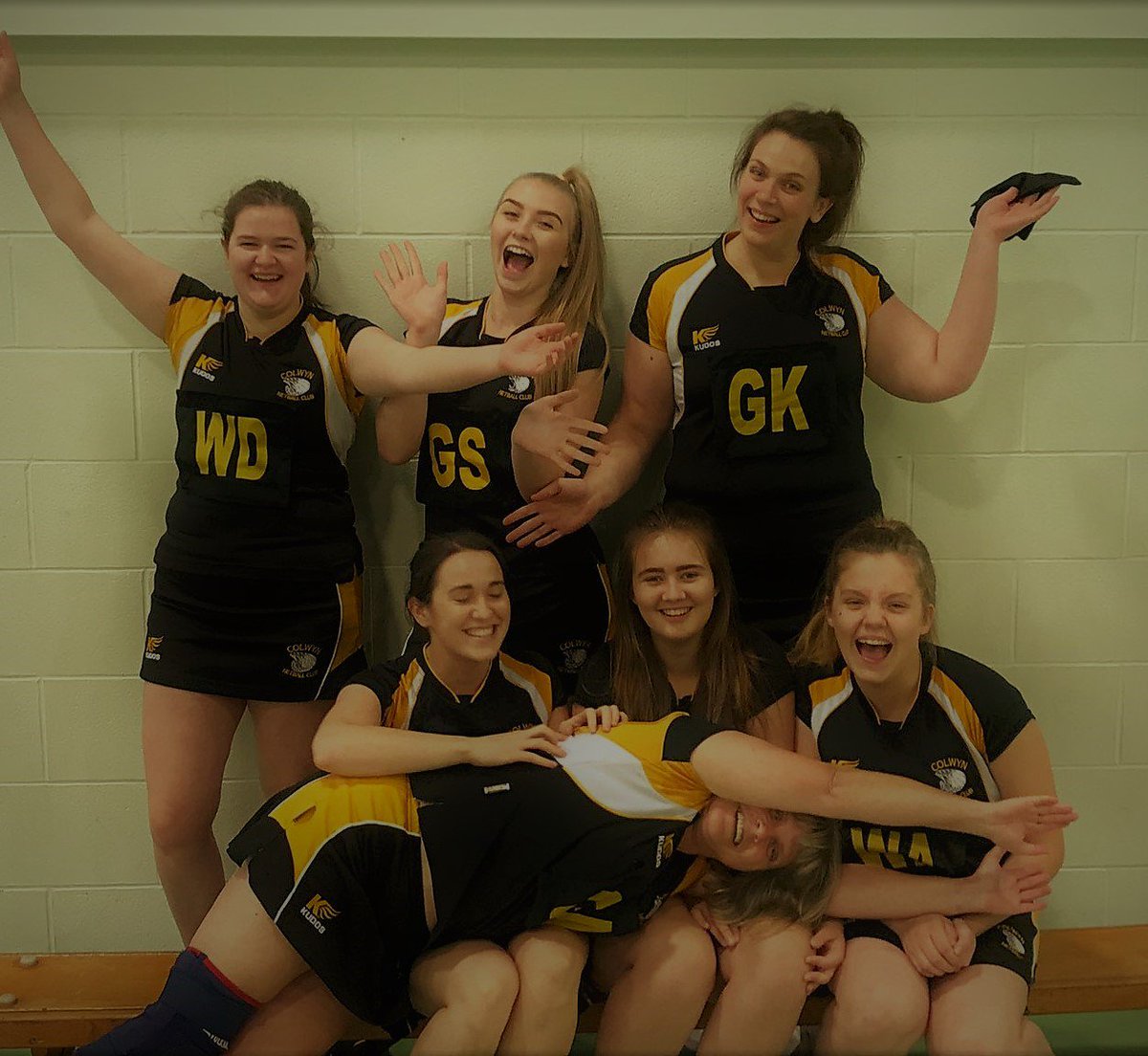 colwynnetball's tweet photo. Comets 42 v 31 Youth
Great sportsmanship on show from both Colwyn teams last night :)
#nwwnl #oursquad #colwynnetball #cometsvyouth https://t.co/NWKzDXOtyT