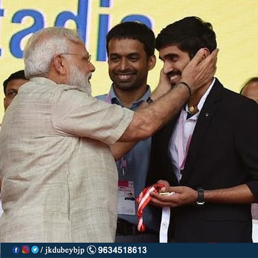 JkDubeybjp's tweet photo. @srikidambi 🏸को #DenmarkOpenSS 🏆 का ख़िताब जीतने पर हार्दिक बधाई एवं शुभकामनायें।#Jkdubeybjp
भारतीय स्टार शटलर https://t.co/Oro45LKro5