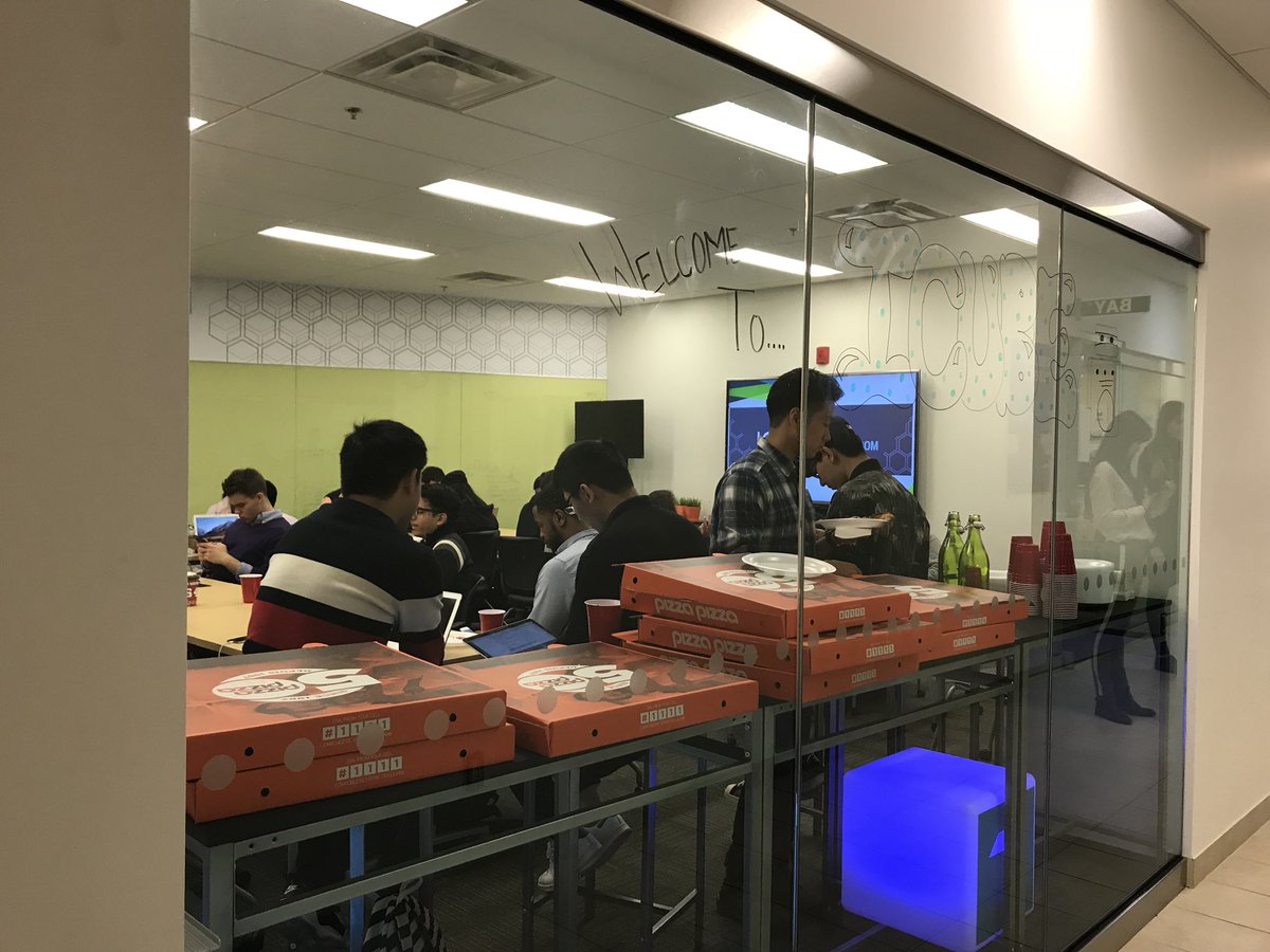 IcubeUTM's tweet photo. Full house: First @IcubeUTM workshop, Business Initialization with mentors Nick Kuryluk &amp; Sue Elliott #Entrepreneurship #targetmarket #PSDP https://t.co/lnISQzgZ3j