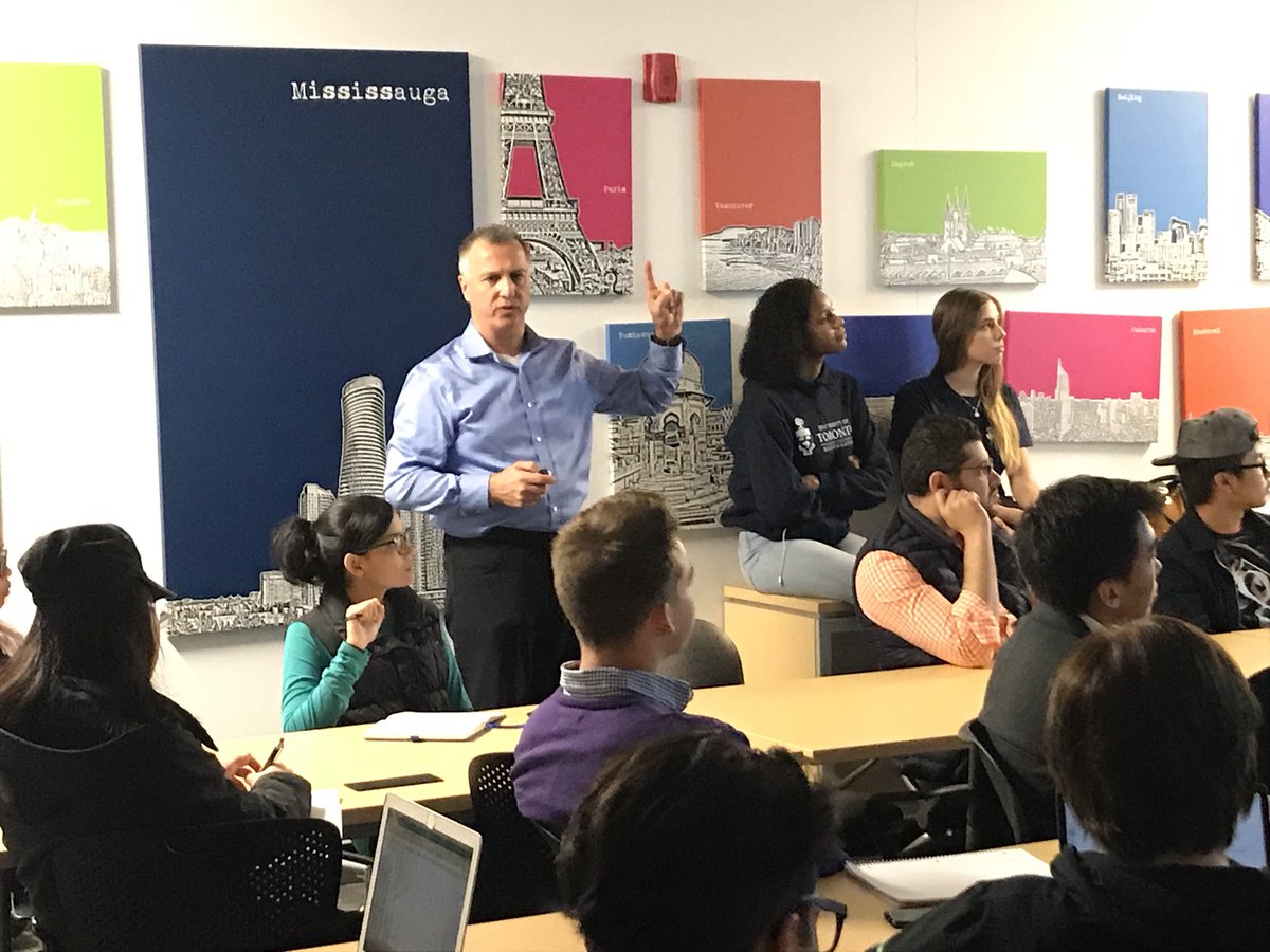 IcubeUTM's tweet photo. Full house: First @IcubeUTM workshop, Business Initialization with mentors Nick Kuryluk &amp; Sue Elliott #Entrepreneurship #targetmarket #PSDP https://t.co/lnISQzgZ3j