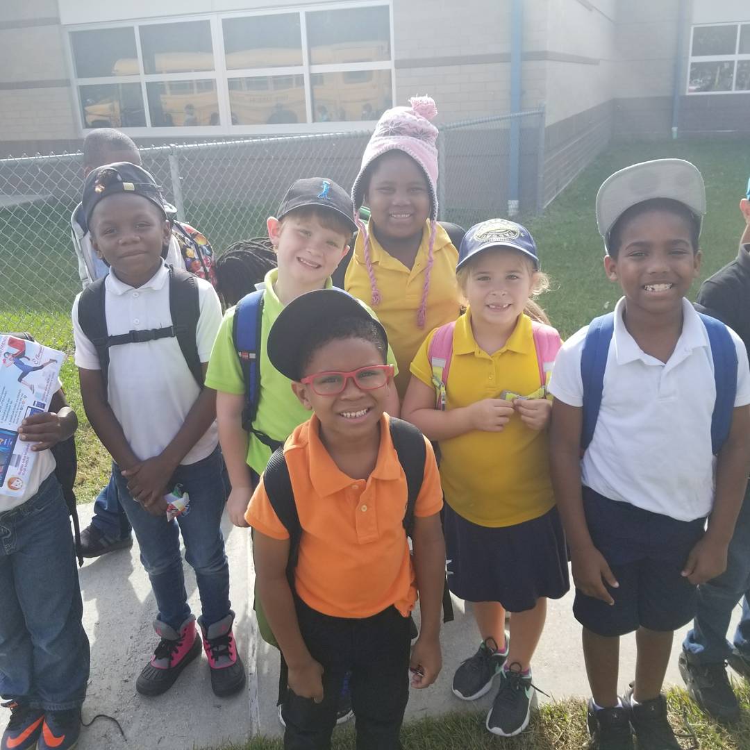 LakeforestFrogs's tweet photo. Ribbon Week Kickoff--Hat Day! @LakeforestFrogs @PCS_NC @pcsEPS @pcs_super #Lakeforestfrogs #pcs_admin https://t.co/H1UTBusEKl
