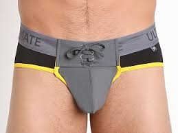 offchutetoo's tweet photo. Inspired by the pants worn by American football players, this brief cut by Tulio has a lace-up front &amp; contrast piping for an athletic. https://t.co/r3iSuSBkzY