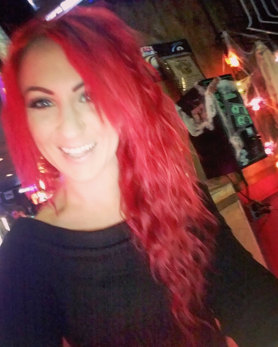 ClevelandR3d's tweet photo. Smile as if no one hated at all #27 #bloom #kells #Cleveland #mgk #216 #ragerlife #bartender #bartenderlife #monkeybar&grill https://t.co/9hLbqNftLf