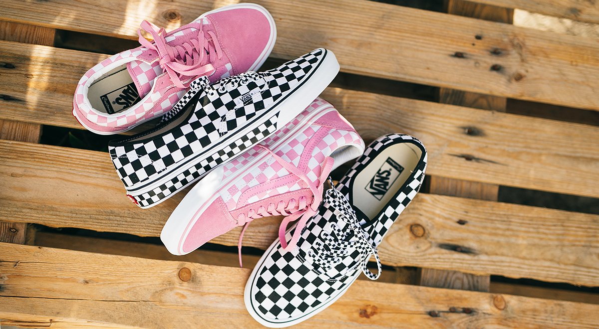 Vans's tweet photo. Checked out. Design your own perfect pair at https://t.co/f5ezIotTWR https://t.co/dSbjzUElaQ